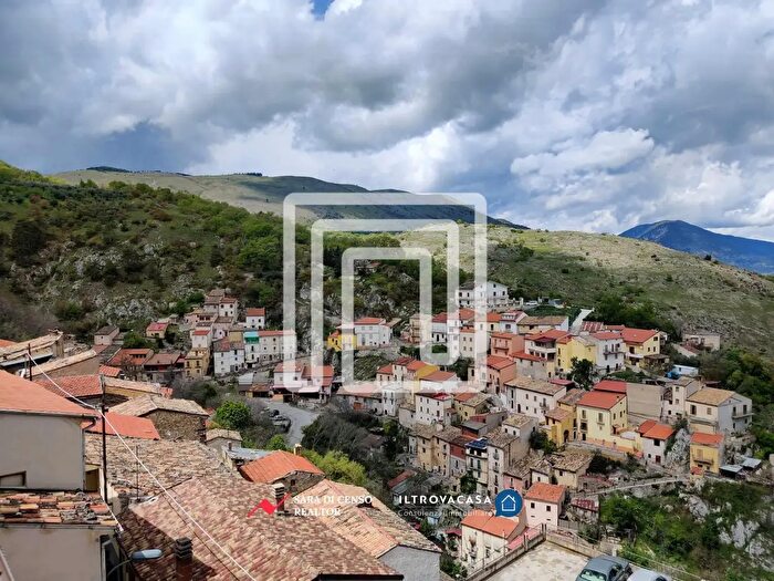 Casa trilocale in vendita in Via Stazione, Prezza