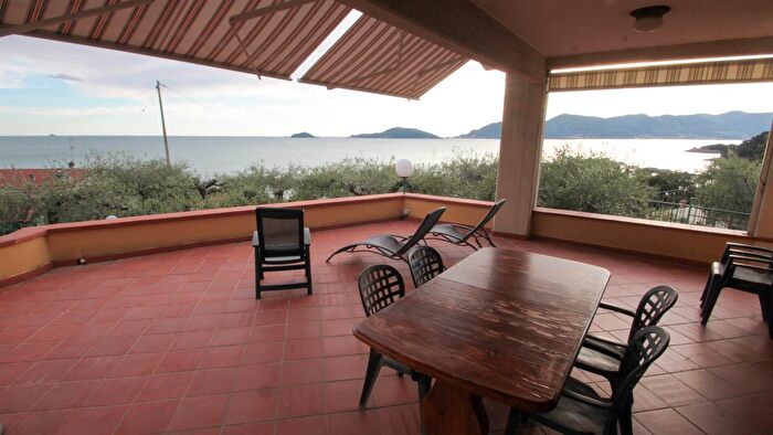 Casa bilocale in affitto in Lerici