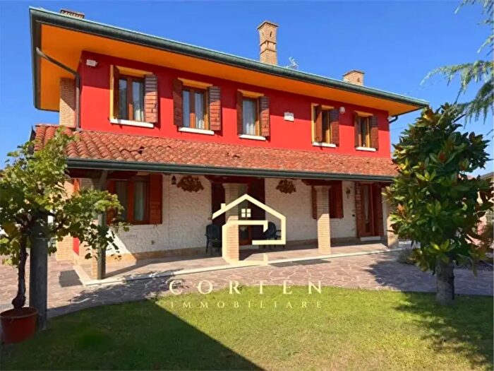 Casa con 6 locali in vendita in Via Primo Maggio, Mira