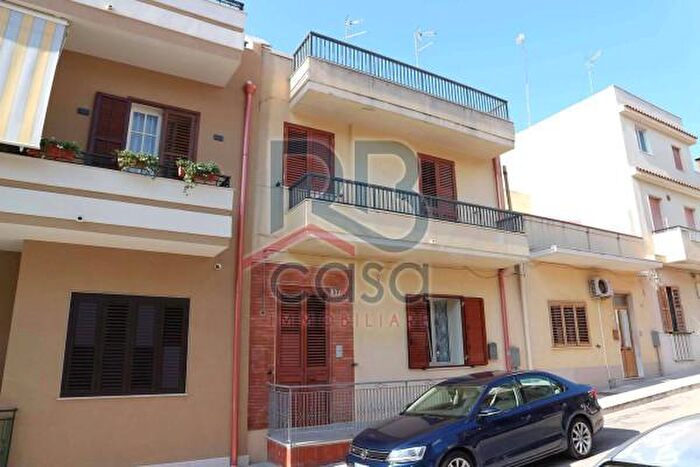 Casa con 6 locali in vendita in Via Bari, Ispica