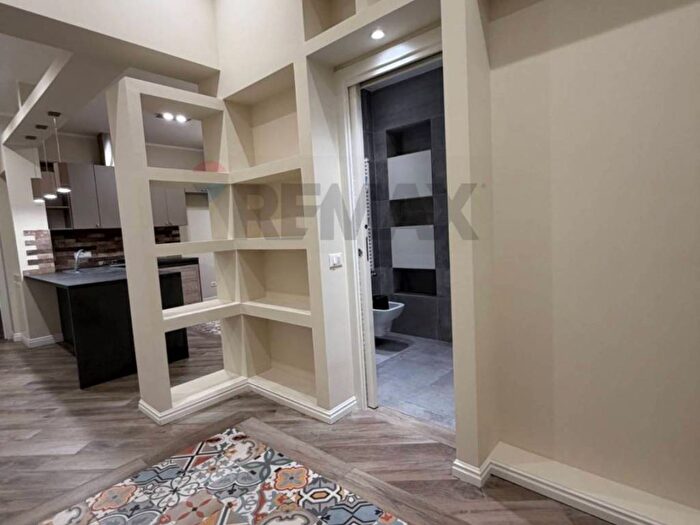 Appartamento con 6 locali in affitto in Via Paolo Paternostro, Politeama Ruggiero Settimo, Palermo