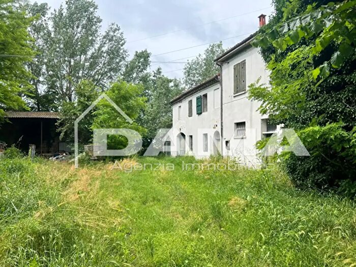 Casa con 6 locali in vendita in Forli
