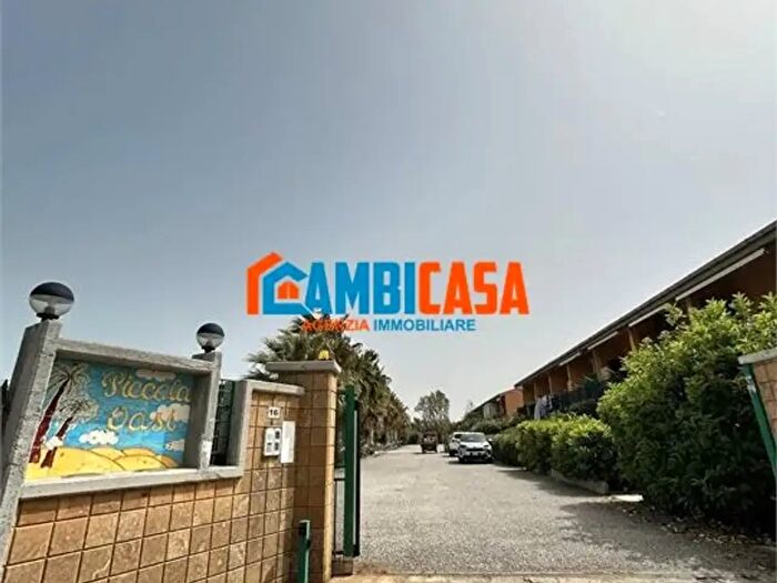 Casa trilocale in vendita in Campofelice Di Roccella