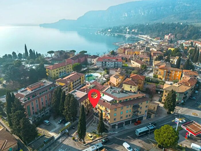 Appartamento trilocale in vendita in Via XX Settembre, Garda