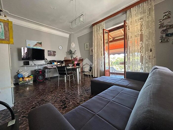 Appartamento con 5 locali in vendita in Via Socrate Benacci, Sarzana