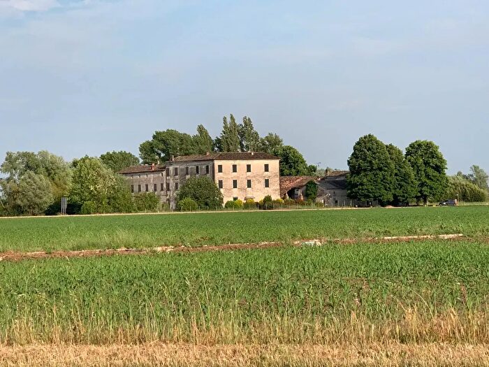 Casa in vendita in Via Visano Montichiari N, Calvisano