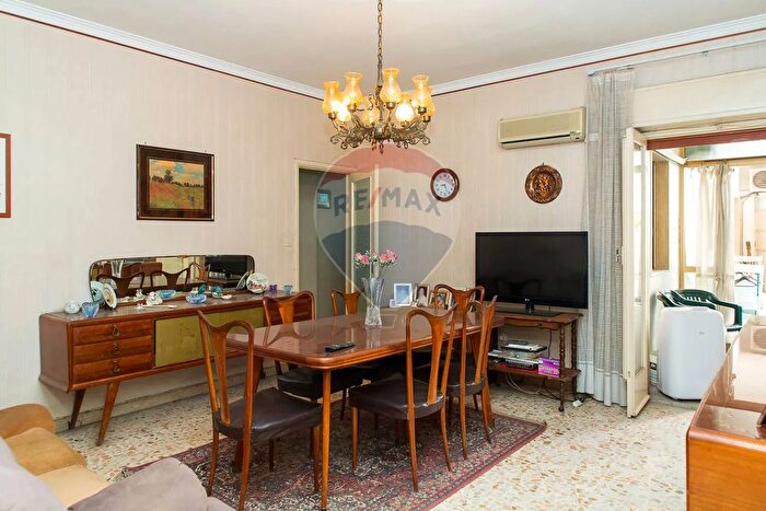 Appartamento con 6 locali in vendita in Via Genova, Catania