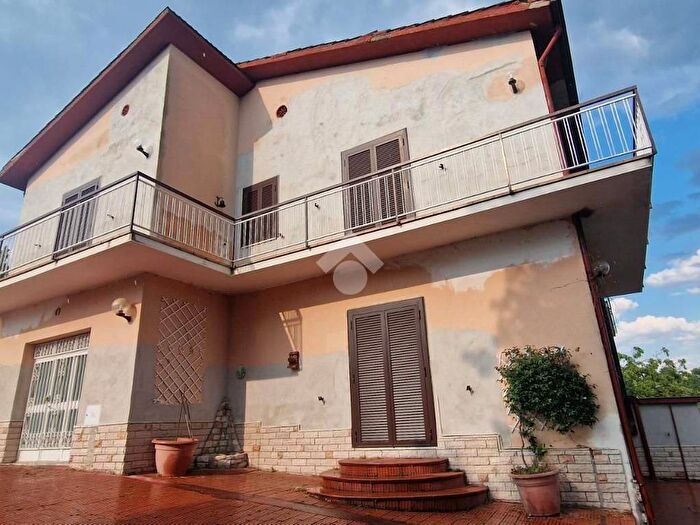 Casa con 6 locali in vendita in Via Muraglione, Montesarchio