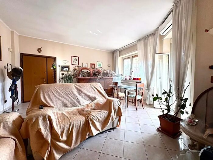 Appartamento quadrilocale in vendita in Via Luigi Mascherpa, Roma