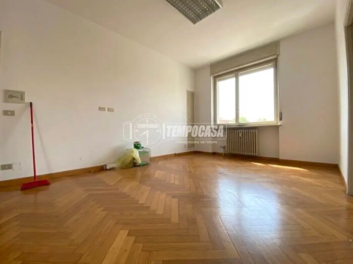 Appartamento con 5 locali in vendita in Via Zara, Biella