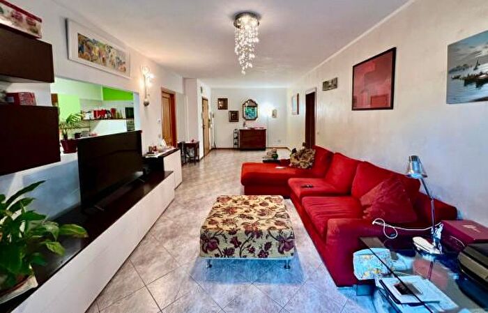 Appartamento con 5 locali in vendita in Via Consolare, Forli