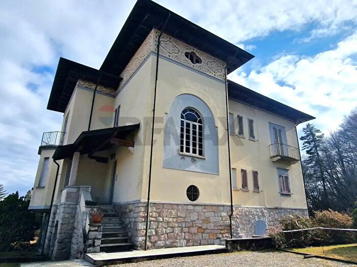 Appartamento trilocale in vendita in Via al Panorama, Gignese