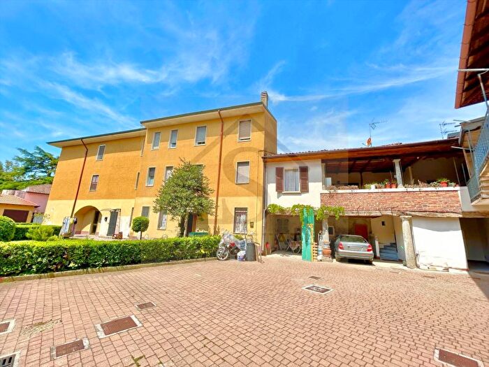 Appartamento bilocale in affitto in Via Vittorio Emanuele II, Usmate, Usmate Velate