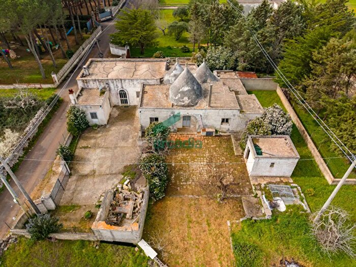 Casa con 8 locali in vendita in Via Pilozzo Zona G, Martina Franca