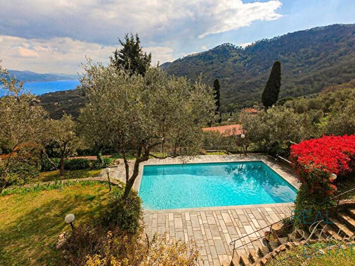 Casa con 6 locali in affitto in Via Partigiano Simone Stefani, San Lorenzo Della Costa, Santa Margherita Ligure