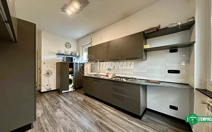 Appartamento con 5 locali in vendita in Via SantAlberto a, Genova