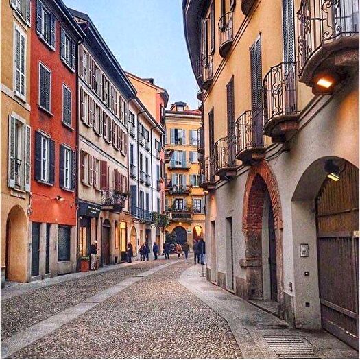 Appartamento trilocale in affitto in Via Fiori Chiari, Brera, Milano