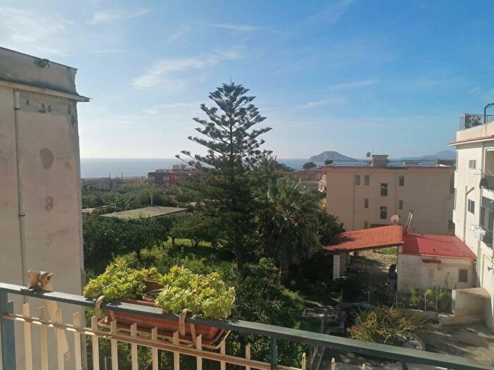 Appartamento con 5 locali in affitto in Via Vecchia delle Vigne, Pozzuoli Alta, Pozzuoli