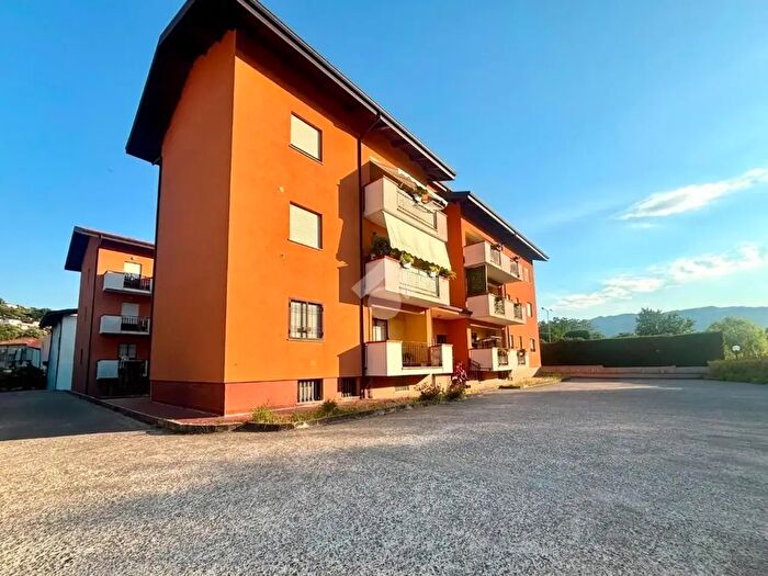 Appartamento trilocale in vendita in Via Giorgio De Chirico, Rende