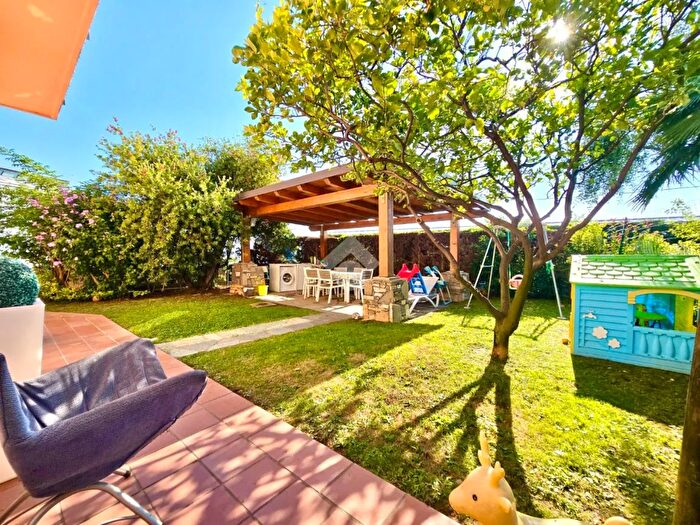 Casa con 5 locali in vendita in Regione Coste, Albenga