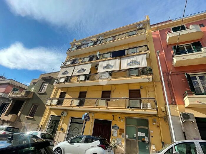 Appartamento trilocale in vendita in Via Magna Grecia, Reggio Calabria