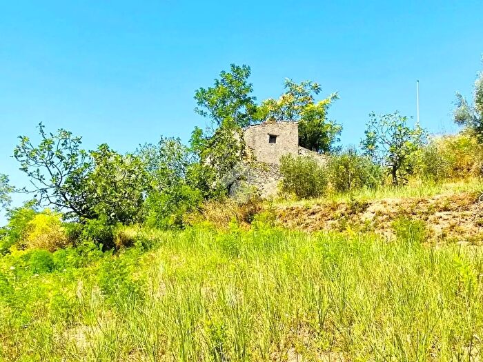 Casa trilocale in vendita in Contrada S Pietro, Falconara Albanese
