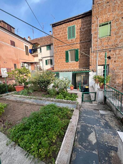 Appartamento trilocale in vendita in Via Repubblica, Civita Castellana