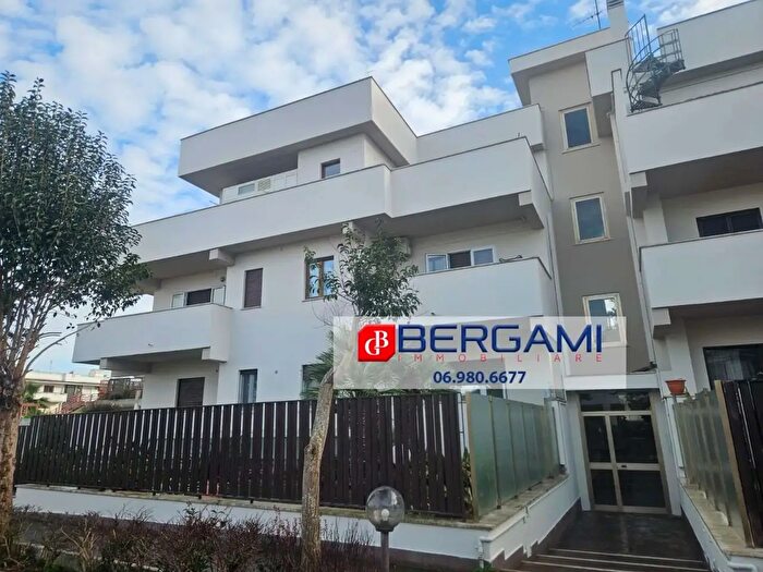 Appartamento trilocale in vendita in Via dei Mughetti, Nettuno