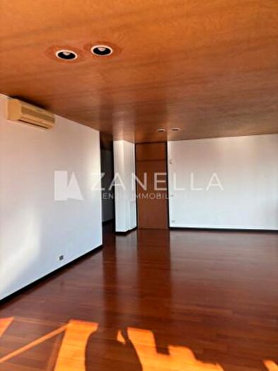 Appartamento con 5 locali in vendita in Via Ortigara, Castelfranco Veneto