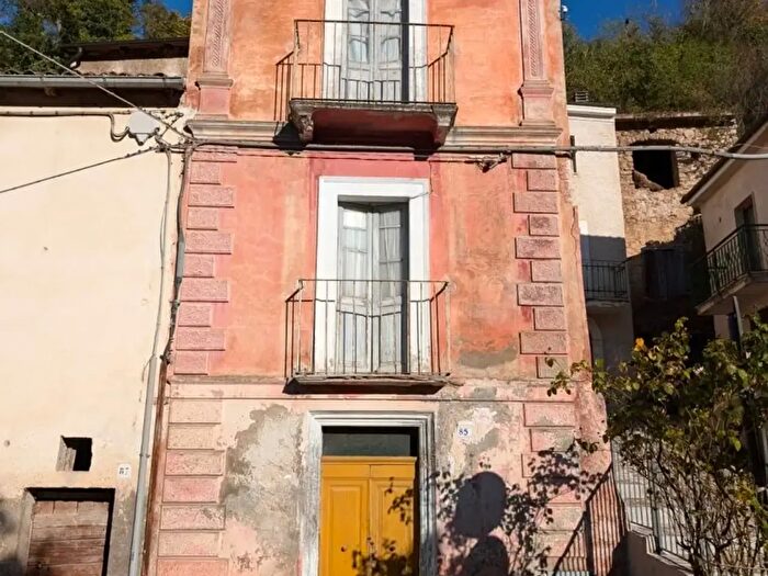 Casa quadrilocale in vendita in Via Roma, Goriano Sicoli