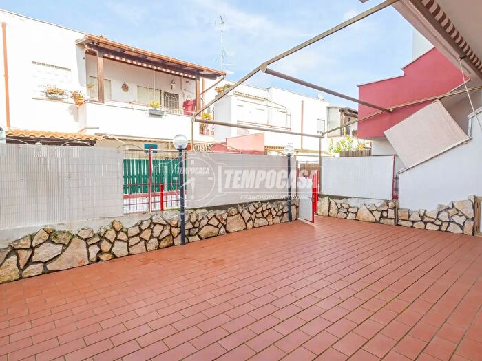 Appartamento bilocale in vendita in Via dei Gladioli, Santa Marinella