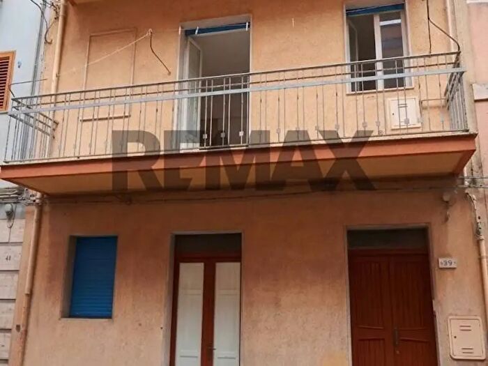 Appartamento trilocale in vendita in Via Umberto Maddalena, Ragusa