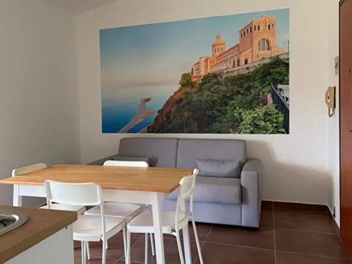 Appartamento trilocale in affitto in Via Nazionale, Falcone