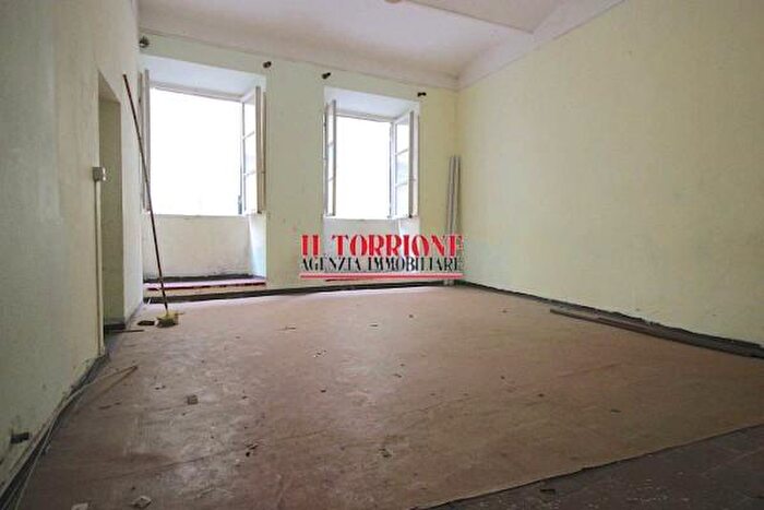 Appartamento quadrilocale in vendita in Piazza Giuseppe Mazzini, Pescia