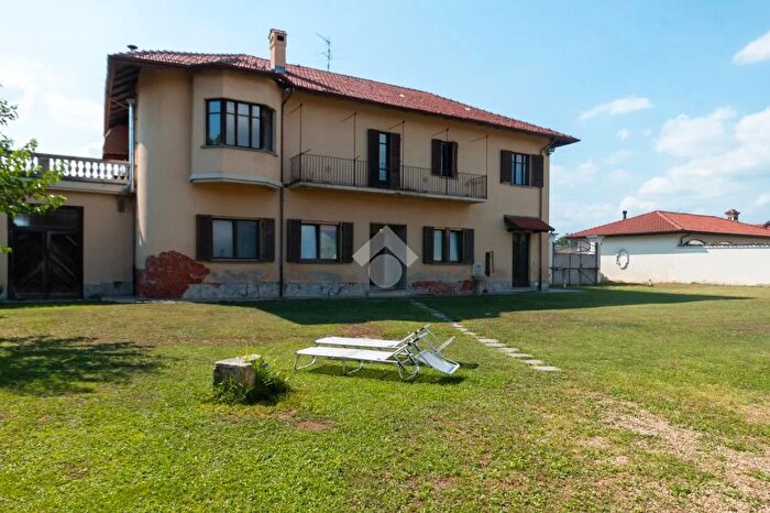 Casa con 9 locali in vendita in Via Filatoio, Caselle Torinese