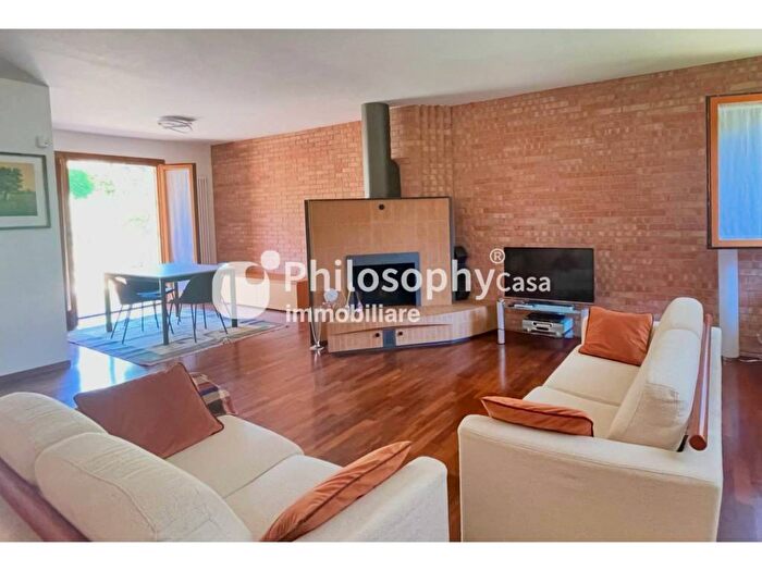 Casa con 6 locali in affitto in Via Salvador Allende, Centro, Falconara Marittima