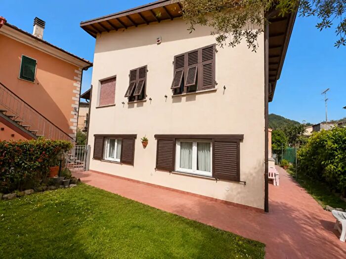 Casa con 5 locali in vendita in Via Gaggiola b, Arcola