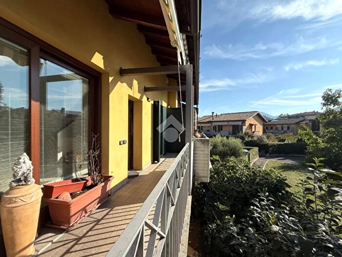 Appartamento trilocale in vendita in Via Don Aldo Morandi, Gorle