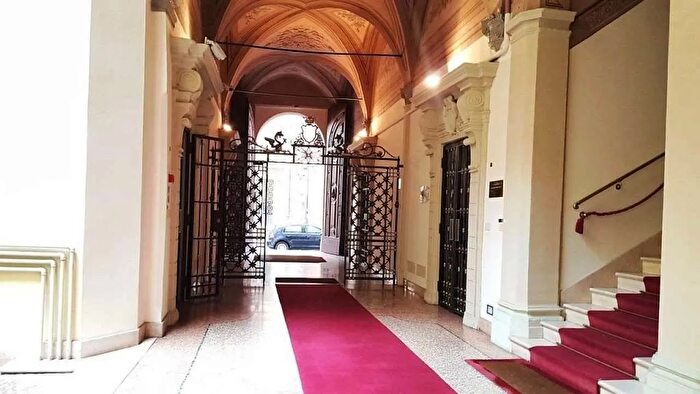 Appartamento con 5 locali in affitto in Via Guido Reni, Bologna