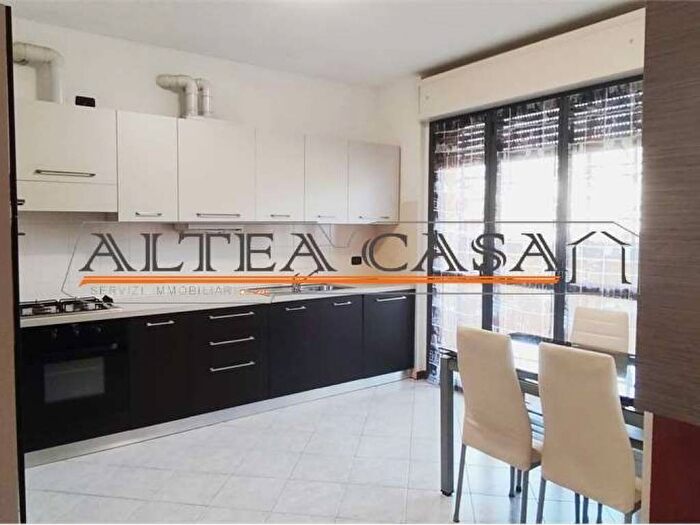 Appartamento trilocale in affitto in VIA BORGO PALAZZO, Celadina Boccaleone, Bergamo