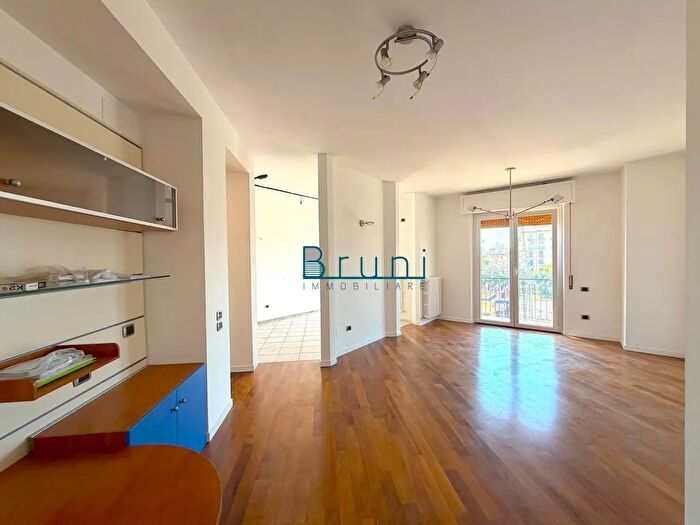 Appartamento con 5 locali in vendita in Via Piemonte, San Benedetto Del Tronto