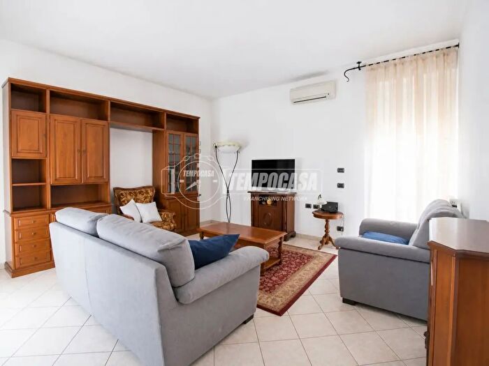Appartamento trilocale in vendita in Galliate