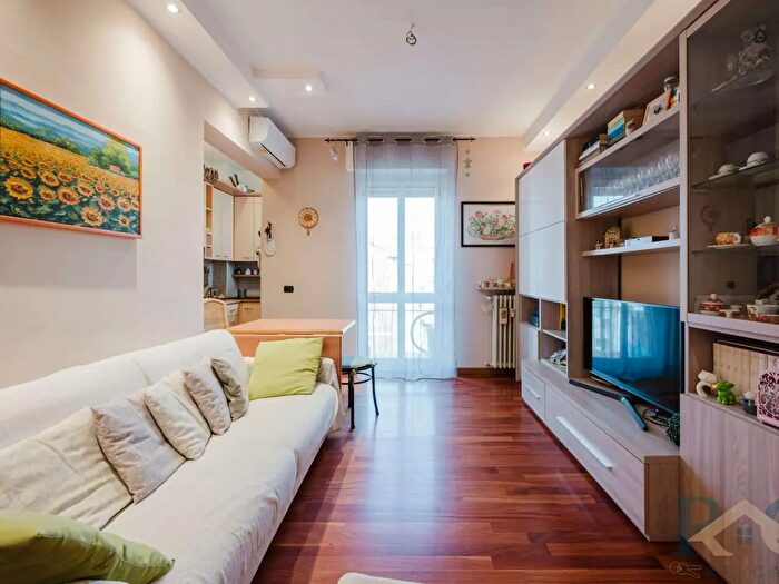 Appartamento trilocale in vendita in Via Marco d'Agrate, Milano
