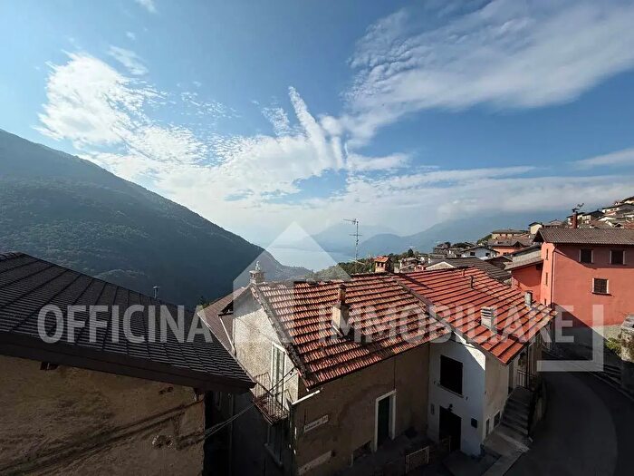 Casa con 5 locali in vendita in Via Rugabella, Valvarrone