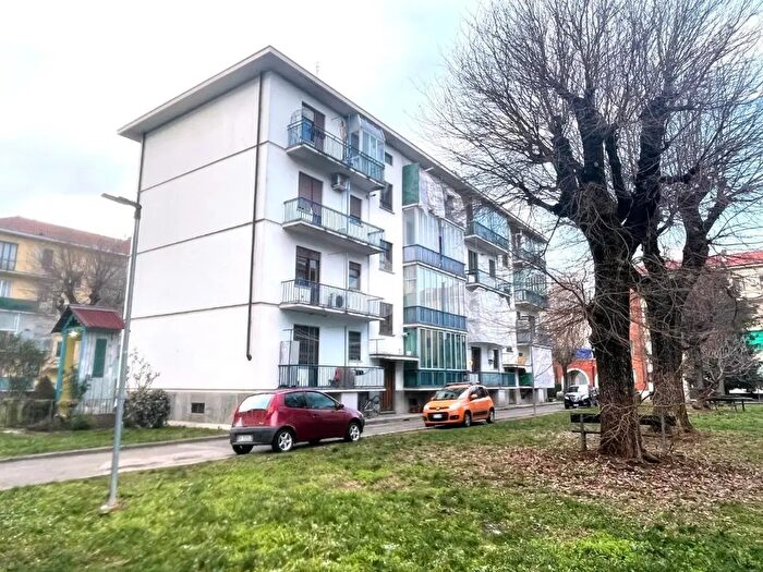 Appartamento trilocale in vendita in Via Lungo Po Abellonio, Moncalieri