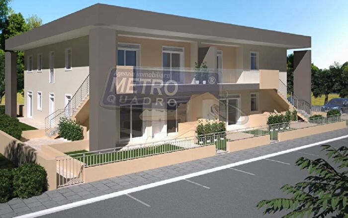 Appartamento con 5 locali in vendita in Via del Costo, Thiene