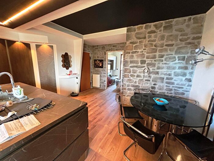 Appartamento con 5 locali in vendita in Cerreto DEsi