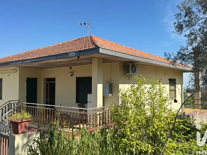 Casa con 6 locali in vendita in Via Colli, Tortoreto