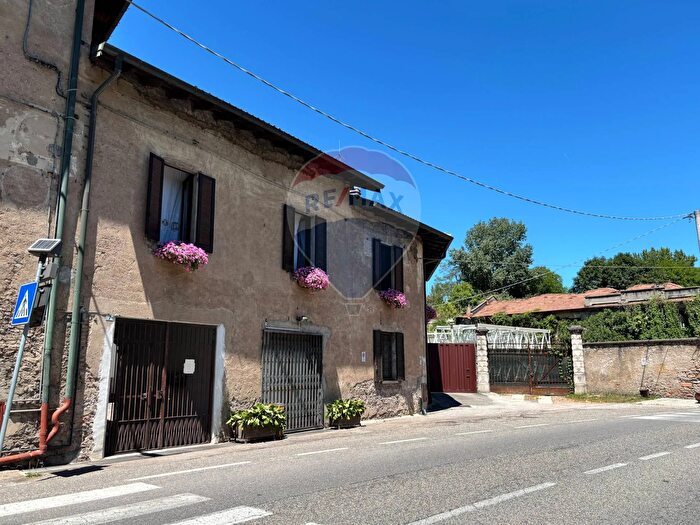 Appartamento con 7 locali in vendita in Via Merano, Varese