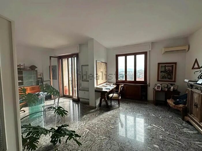 Appartamento con 5 locali in vendita in Firenze